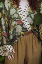 Load image into Gallery viewer, I Dream in Flowers Pixie Duster Cropped Kimono w/ Bees