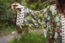 Load image into Gallery viewer, I Dream in Flowers Pixie Duster Cropped Kimono w/ Bees