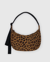 Load image into Gallery viewer, Baggu medium crescent bag, leapard

