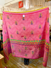 Load image into Gallery viewer, Kantha throw
